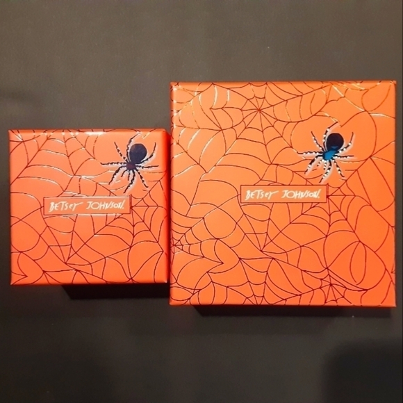 Betsey Johnson Spider Web Necklace & Earring Set New - Picture 4 of 4